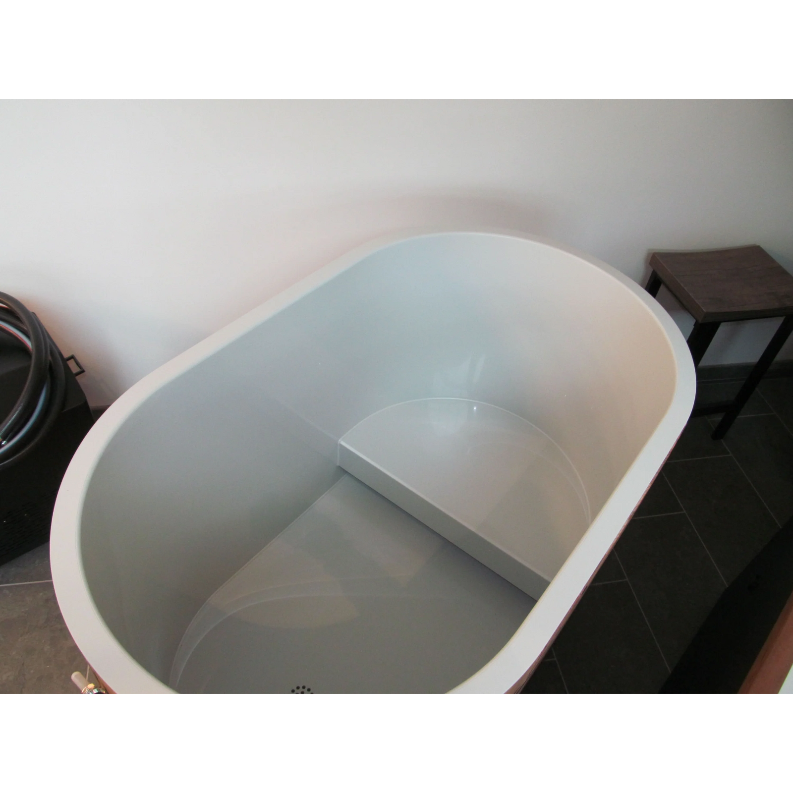 Dynamic Cold Therapy Oval Barrel Tub Cold Plunge (50-P) Pacific Cedar - 3/4 IN-OUT without Motor
