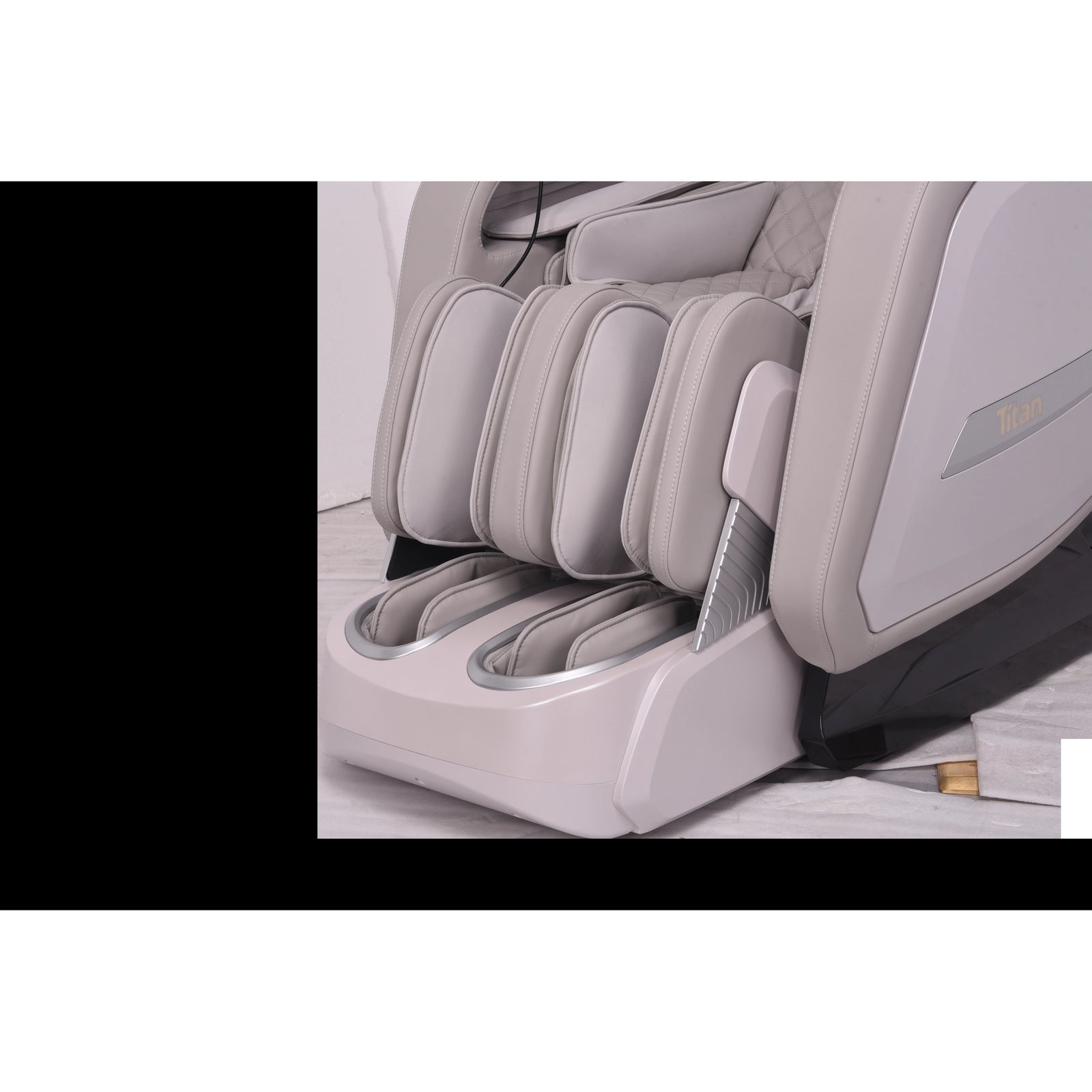 Titan 4D Advent Massage Chair