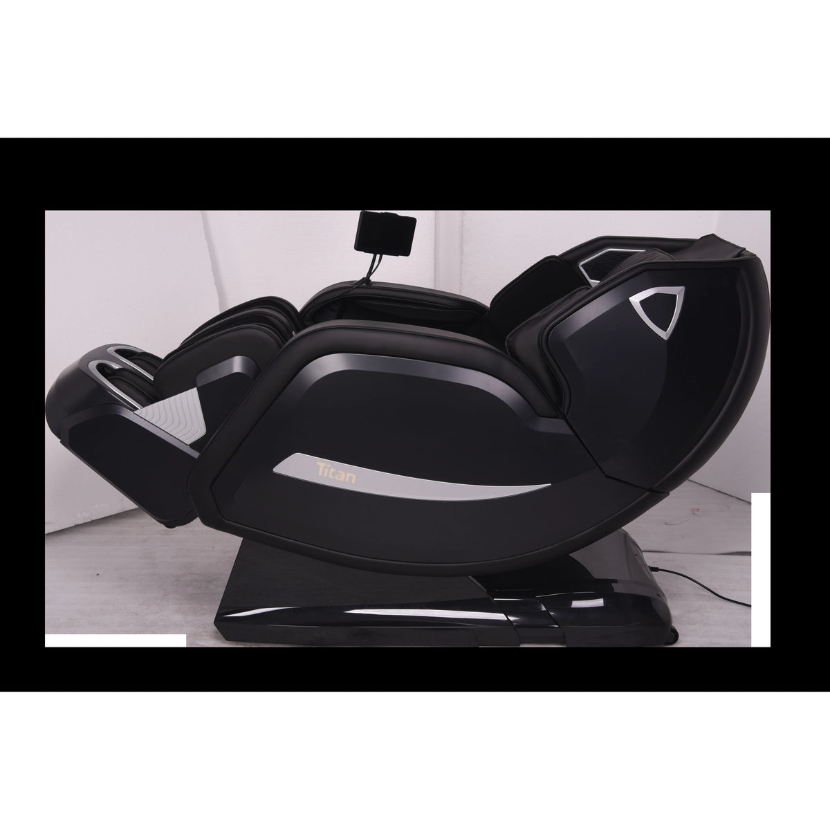 Titan 4D Advent Massage Chair